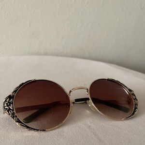 Vintage brown & gold round sunglasses w/ flower frame detail